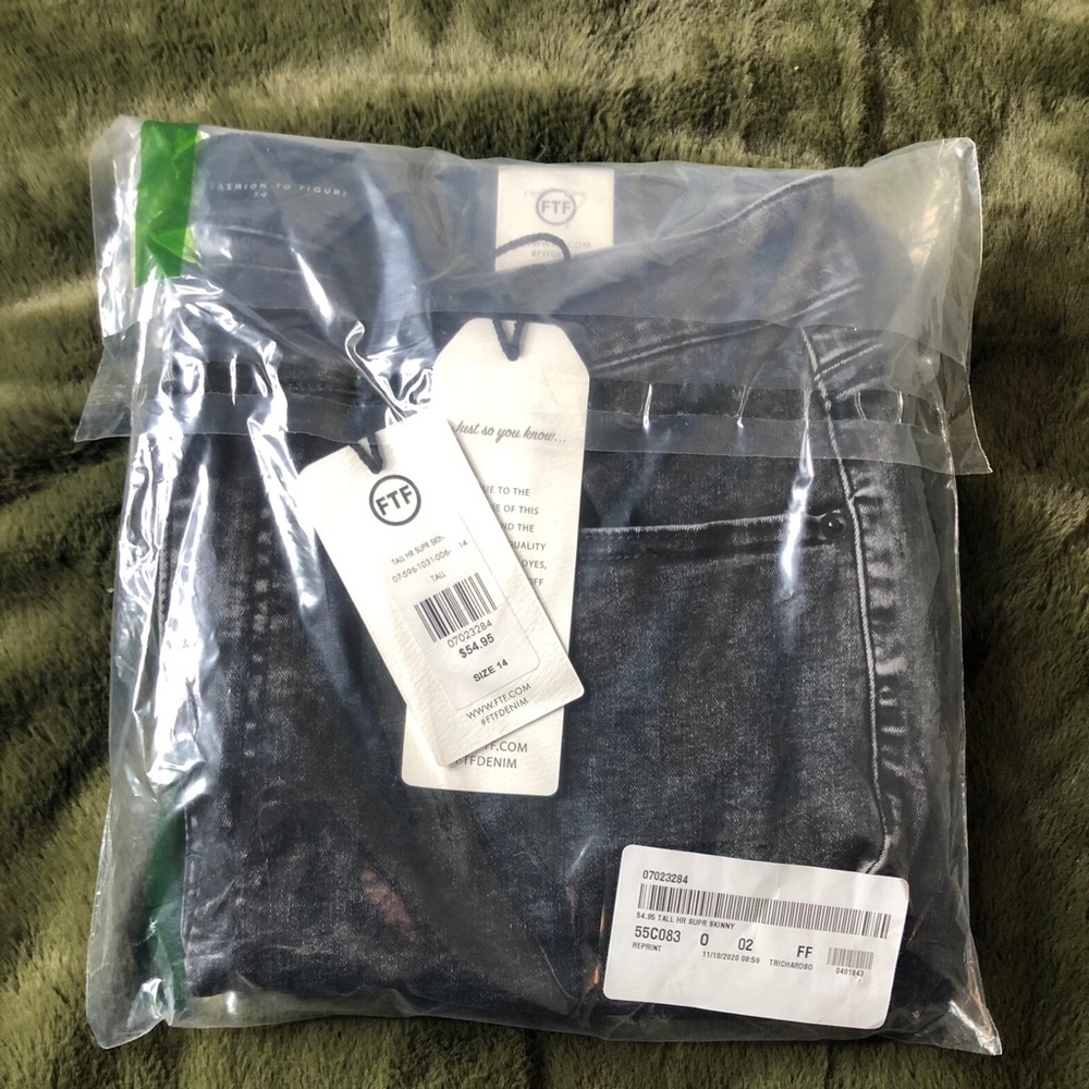 Fashion to figure black jeans